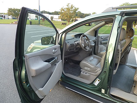 2004 Nissan Quest image