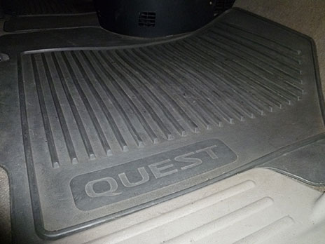 2004 Nissan Quest image