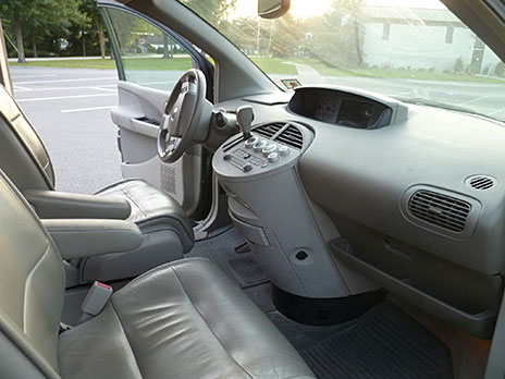 2004 Nissan Quest image