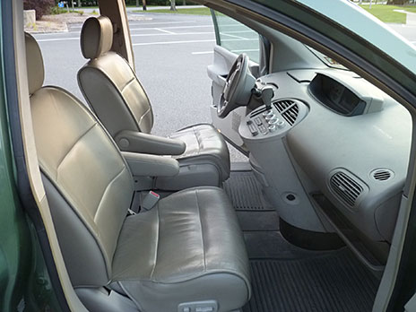 2004 Nissan Quest image