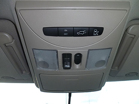 2004 Nissan Quest image